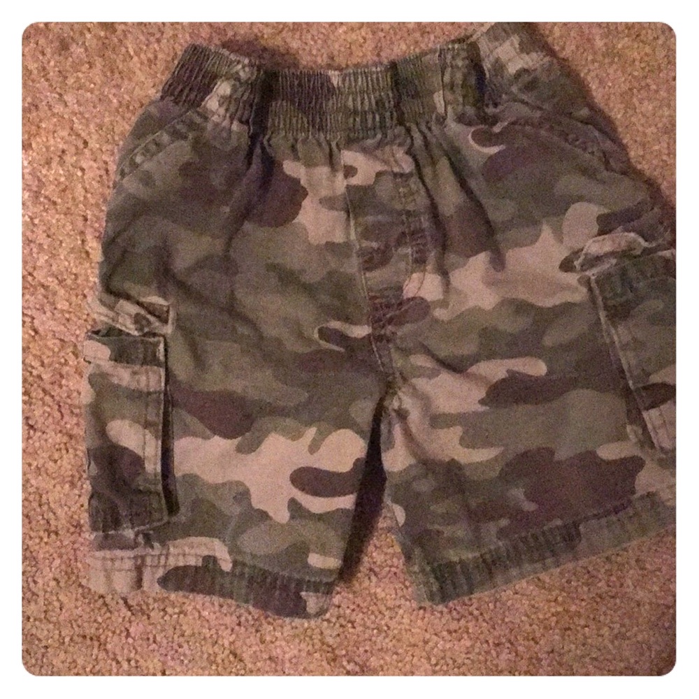 Boys 24mo camo shorts
